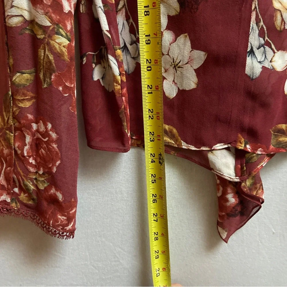Nicholas Silk Floral Print Cold Shoulder Blouse Size S 17” PTP - Picture 10 of 10